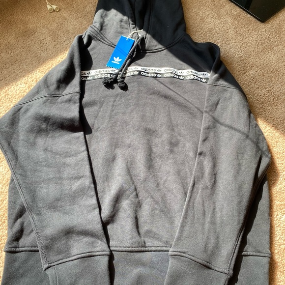 Adidas pullover - Picture 1 of 3